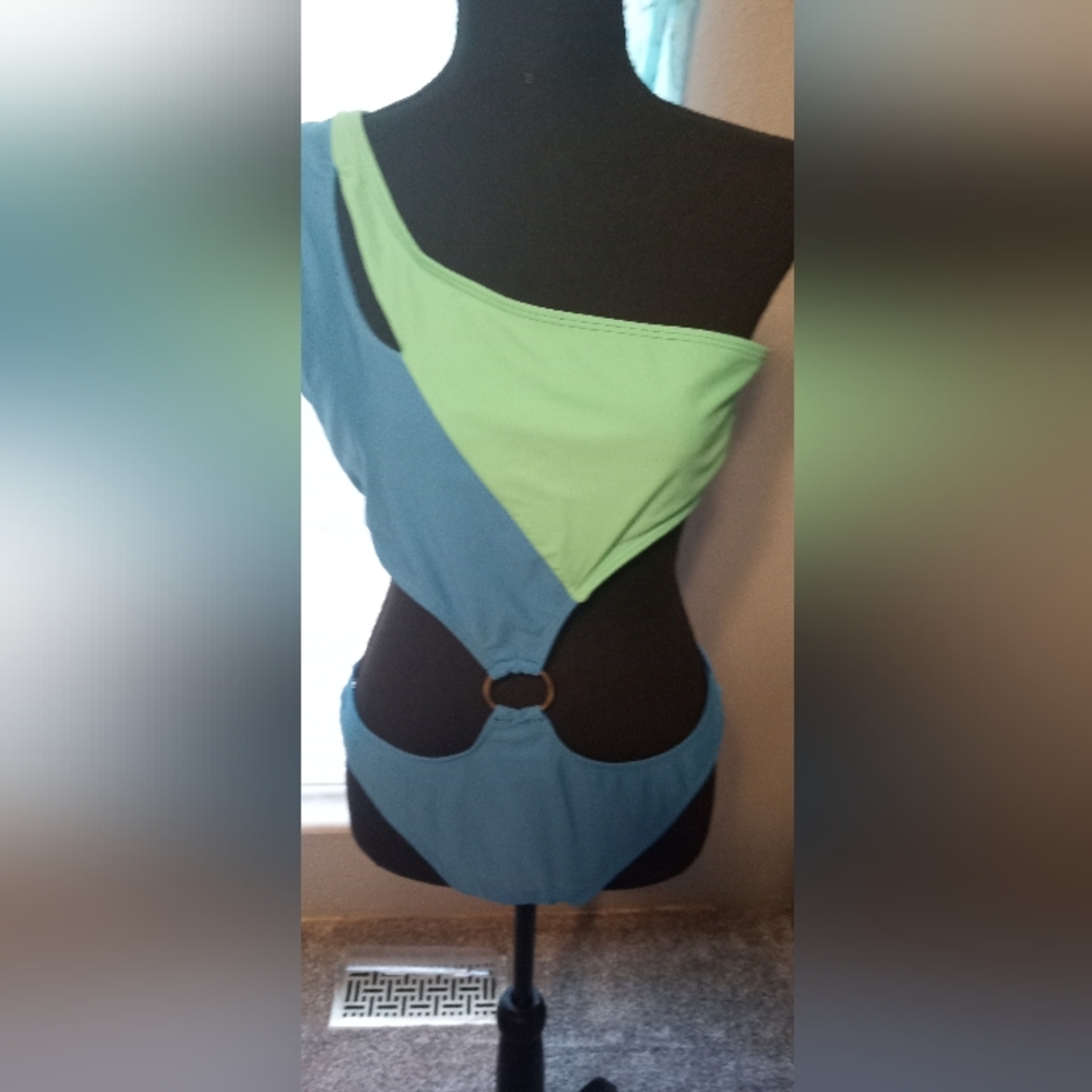 Shein one piece cut out swimsuit 🩲